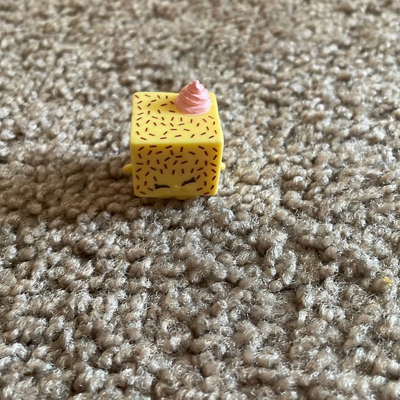 SHOPKINS! Lammy Lamington! - Picture 2 of 4